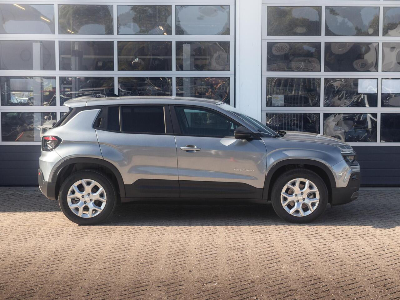 Jeep Avenger Business Edition 54 kWh | Uit voorraad leverbaar | 17% Bijtelling | Winter Pack | Warmtepomp | Apple Carplay | Clima | Keyless | Adapt. Cruise | 17" | Camera