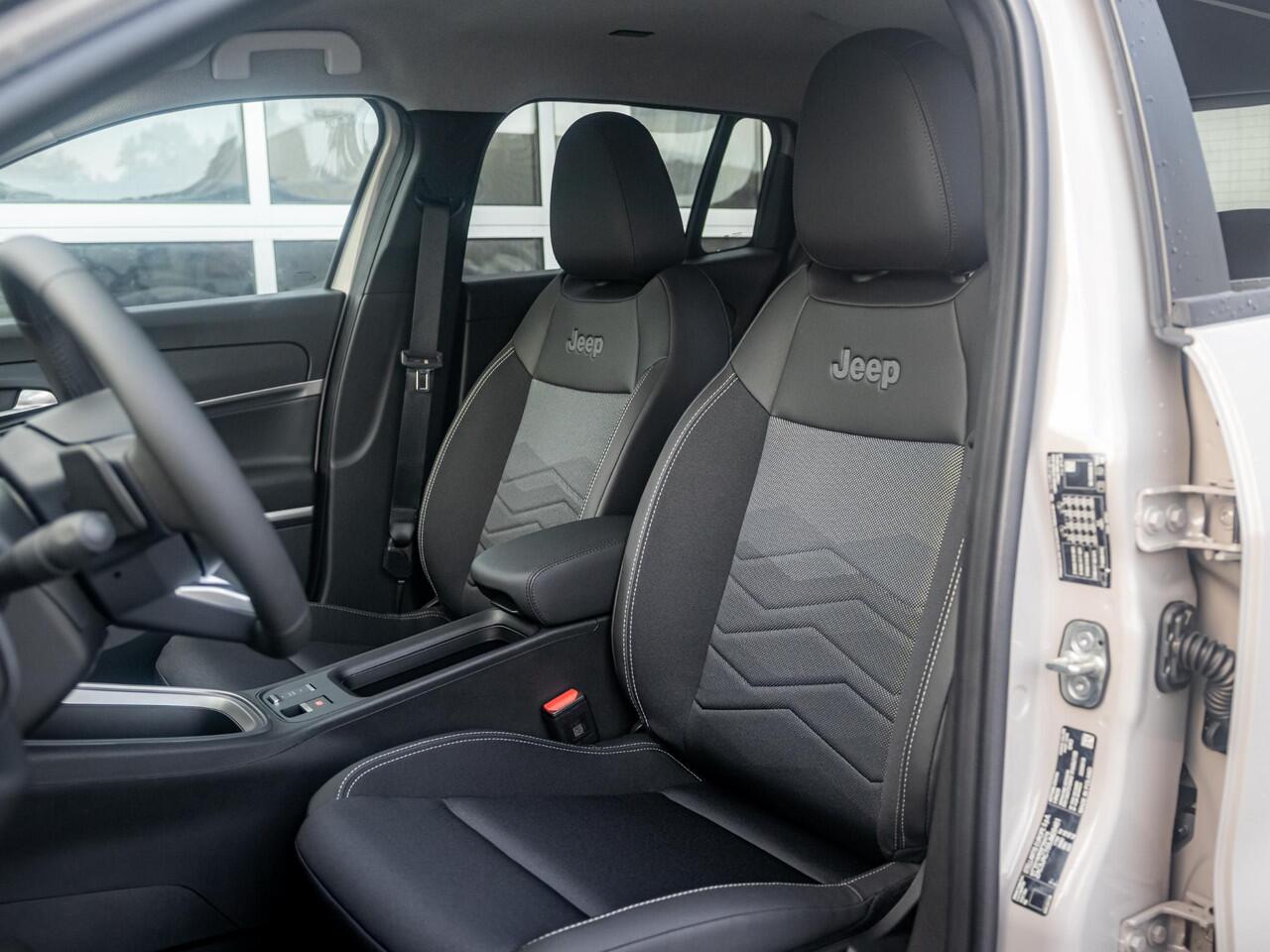 Jeep Avenger 1.2 e-Hybrid Summit | Uit voorraad leverbaar | Winter Pack | Infotaiment&Convenience Pack | Bicolore