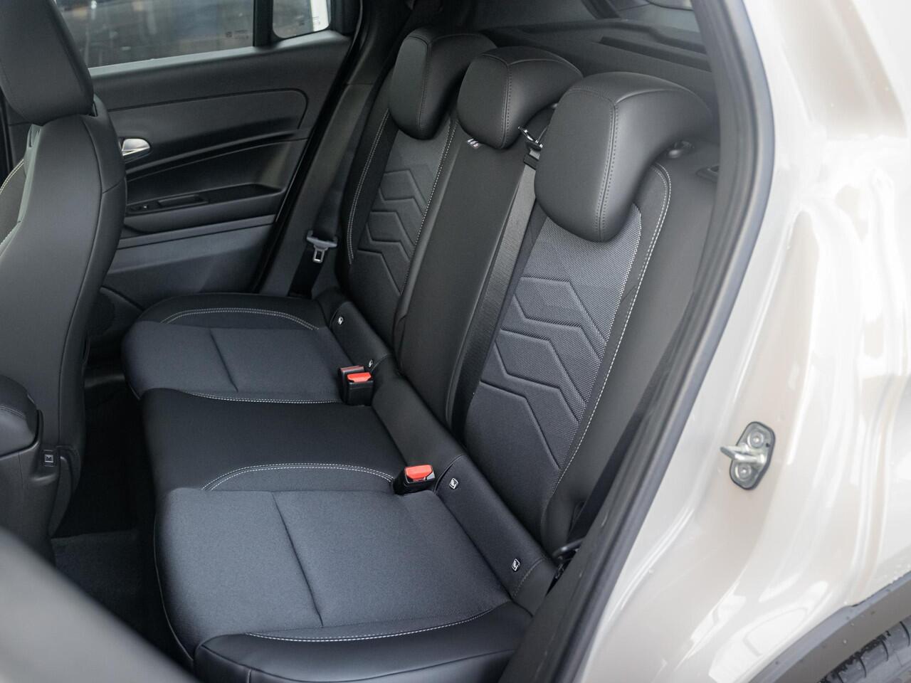 Jeep Avenger 1.2 e-Hybrid Summit | Uit voorraad leverbaar | Winter Pack | Infotaiment&Convenience Pack | Bicolore