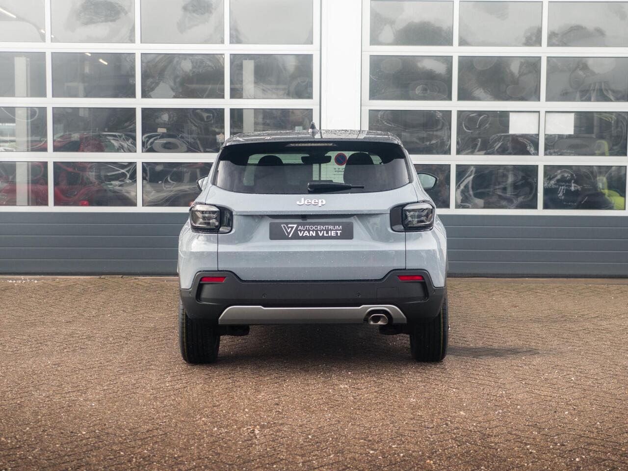 Jeep Avenger 1.2 e-Hybrid Summit | Uit voorraad leverbaar | Winter Pack | Schuif/Kanteldak | Infotaiment&Convenience Pack | Bicolore
