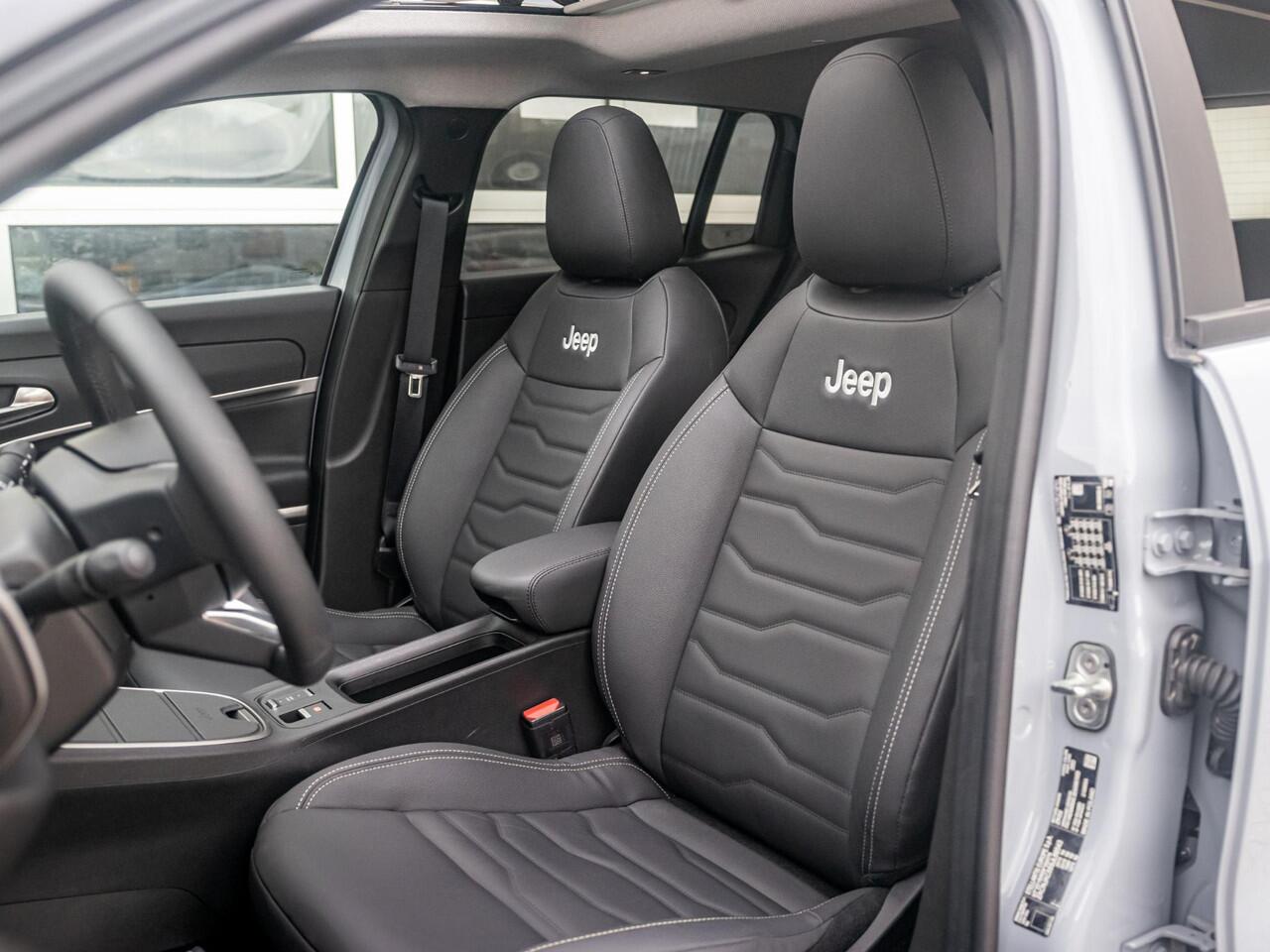 Jeep Avenger Summit 54 kWh | 17% Bijtelling | Leder & Winter Pack | Schuif/Kanteldak | Infotainment & Convenience Pack