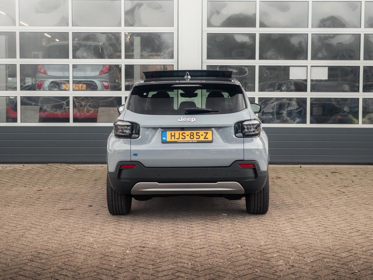 Jeep Avenger Summit 54 kWh | 17% Bijtelling | Leder & Winter Pack | Schuif/Kanteldak | Infotainment & Convenience Pack