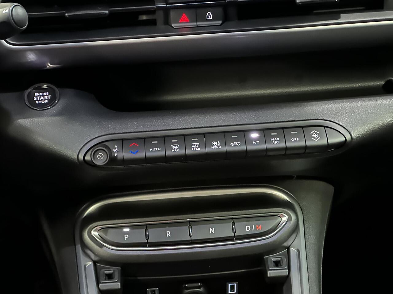 Jeep Avenger 1.2T 4xe Overland | 1ste eigenaar | AUTOMAAT | AppleCarPlay/AndroidAuto | Adaptive Cruise Control | Stoel/Stuurverwarming | Camera | Sfeerverlichting | Keyless | Isofix | Privacy Glass | Parkeersensoren | Electrische achterklep |