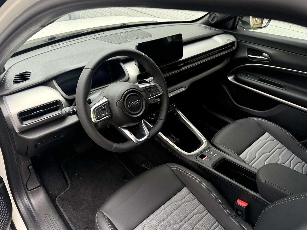 Jeep Avenger Overland 4xe 1.2 Turbo Hybrid 145pk | 4WD | STOELVERW. | KEYLESS | CAMERA | NAVI | APPLE CARPLAY / ANDROID AUTO