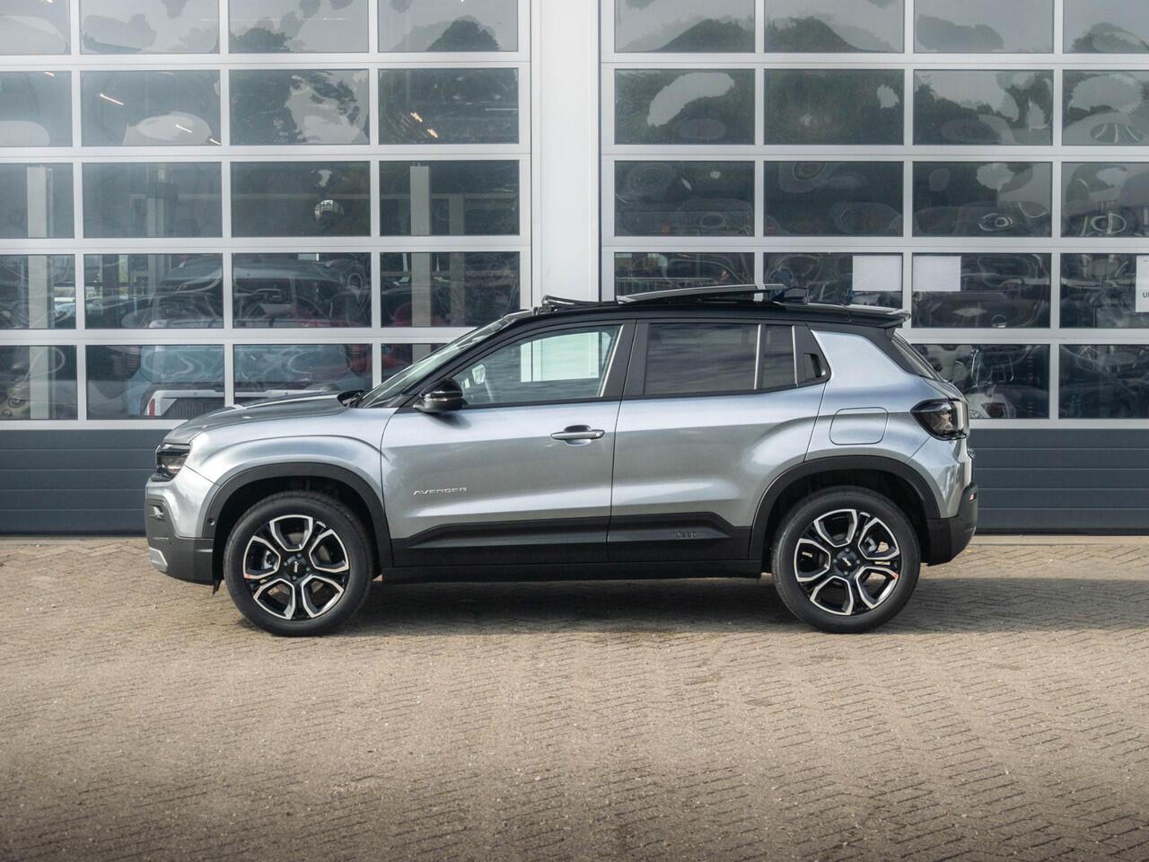 Jeep Avenger 1.2 e-Hybrid Summit | Uit voorraad leverbaar | Winter Pack | Schuif/Kanteldak | Infotaiment&Convenience Pack | Bicolore