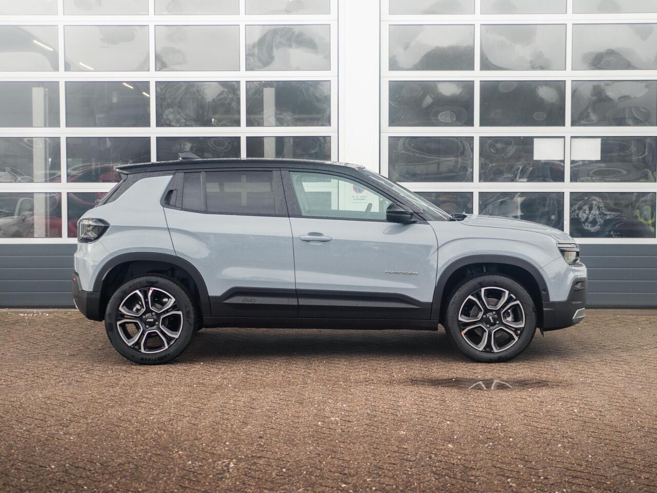 Jeep Avenger 1.2 e-Hybrid Summit | Uit voorraad leverbaar | Winter Pack | Schuif/Kanteldak | Infotaiment&Convenience Pack | Bicolore