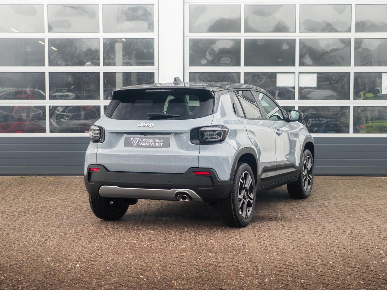 Jeep Avenger 1.2 e-Hybrid Summit | Uit voorraad leverbaar | Winter Pack | Schuif/Kanteldak | Infotaiment&Convenience Pack | Bicolore