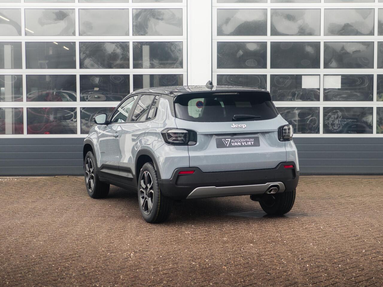 Jeep Avenger 1.2 e-Hybrid Summit | Uit voorraad leverbaar | Winter Pack | Schuif/Kanteldak | Infotaiment&Convenience Pack | Bicolore