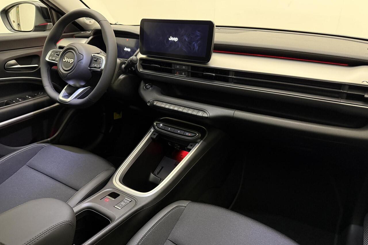 Jeep Avenger 1.2 e-Hybrid Summit | Panoramadak | Adaptive Cruise Control | JBL Audio | Stoelverwarming | Trekhaak | Climate Control | Navigatie | Elektrische achterklep