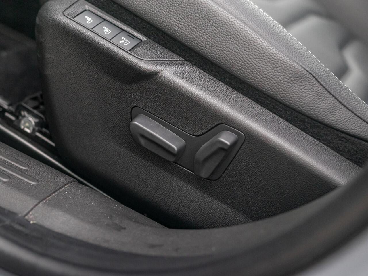 Jeep Avenger Summit 54 kWh | SOH 98,3% | 17% Bijtelling | Leder & Winter Pack | Schuif/Kanteldak | Infotainment & Convenience Pack