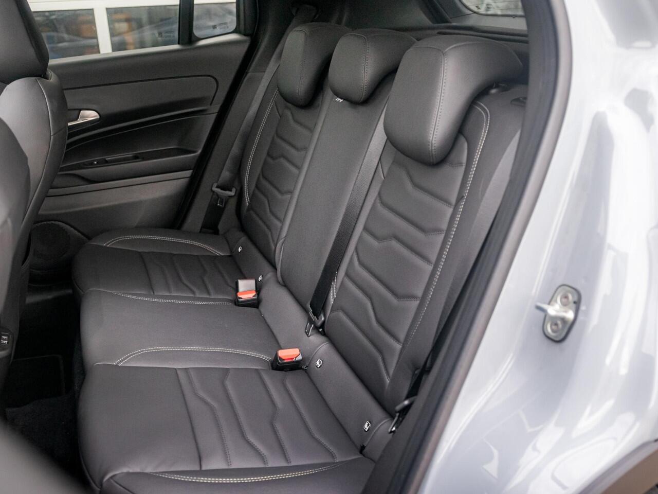 Jeep Avenger Summit 54 kWh | SOH 98,3% | 17% Bijtelling | Leder & Winter Pack | Schuif/Kanteldak | Infotainment & Convenience Pack