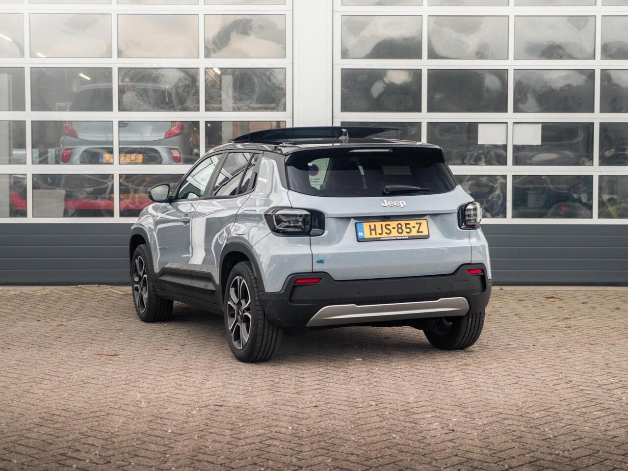 Jeep Avenger Summit 54 kWh | SOH 98,3% | 17% Bijtelling | Leder & Winter Pack | Schuif/Kanteldak | Infotainment & Convenience Pack