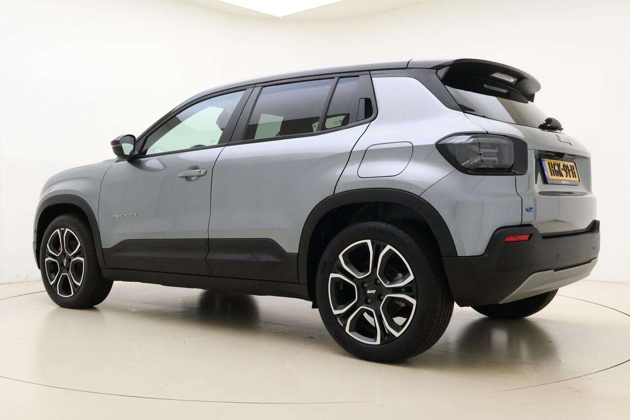 Jeep Avenger Summit 54 kWh | Stoelverwarming | 18'' lichtmetalen velgen | Elektrische achterklep | Navigatie | Two-tone lak | Verwarmde voorruit