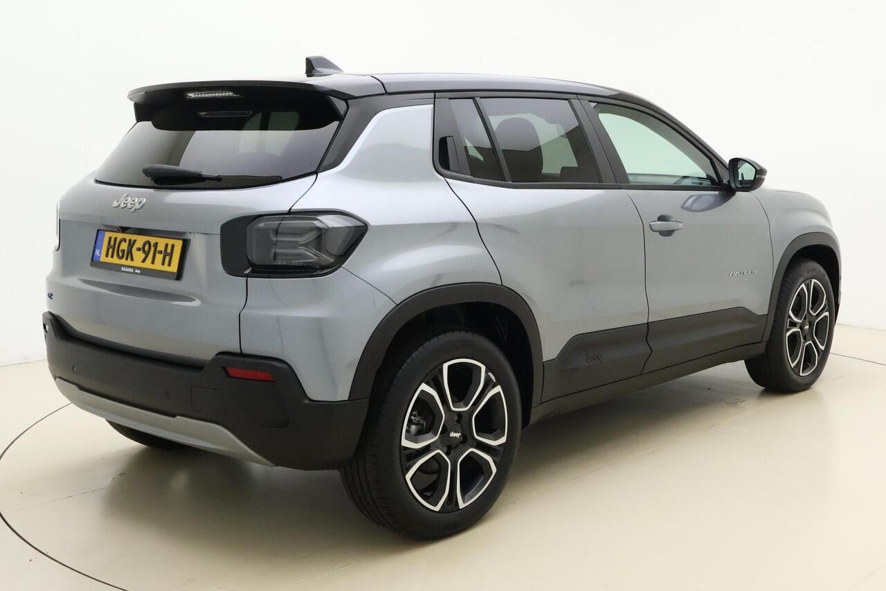 Jeep Avenger Summit 54 kWh | Stoelverwarming | 18'' lichtmetalen velgen | Elektrische achterklep | Navigatie | Two-tone lak | Verwarmde voorruit