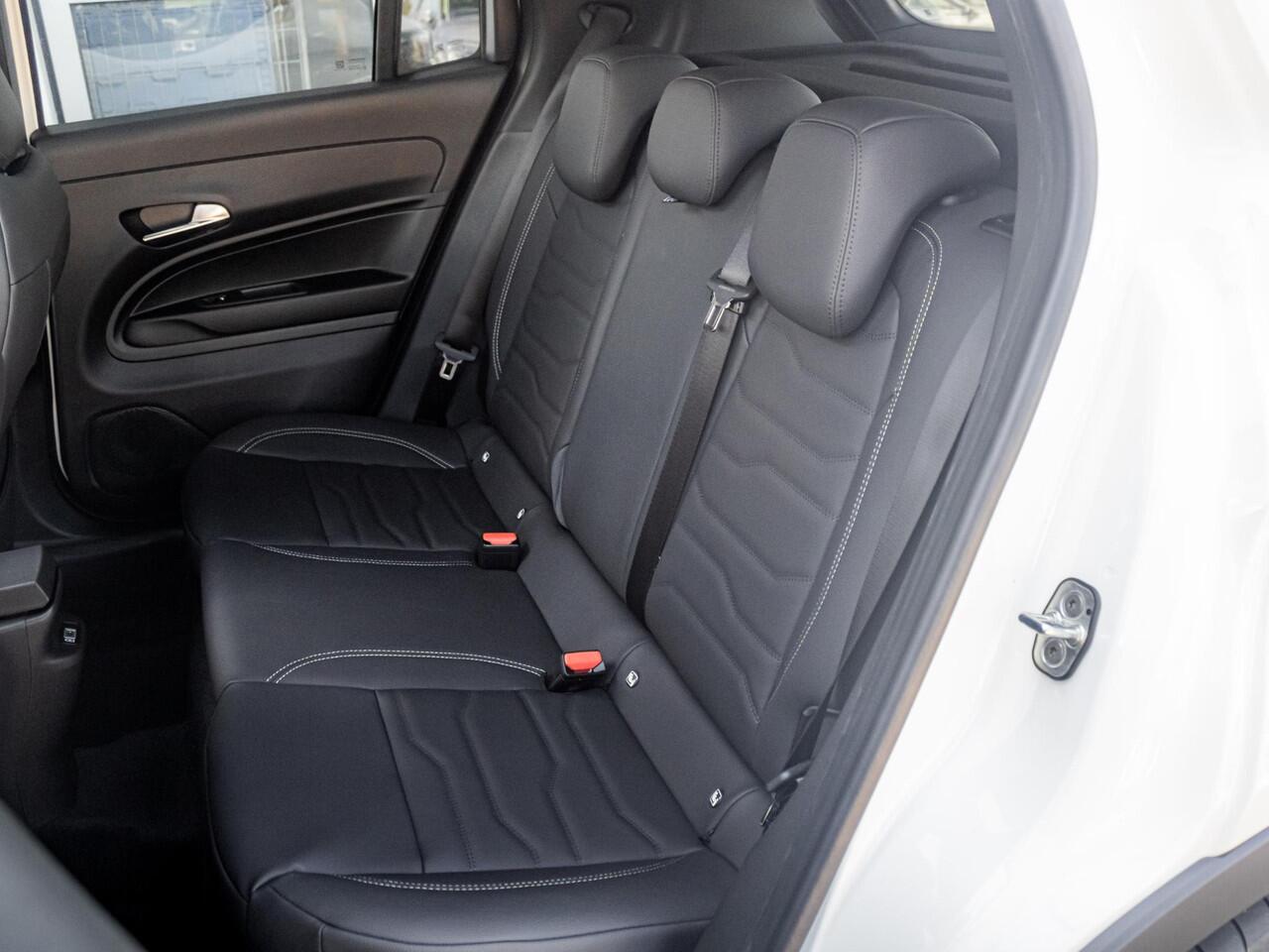 Jeep Avenger Summit 54 kWh | 17% Bijtelling | Schuif/Kanteldak | Leder&Winter Pack | Warmtepomp | Info&Convenience Pack