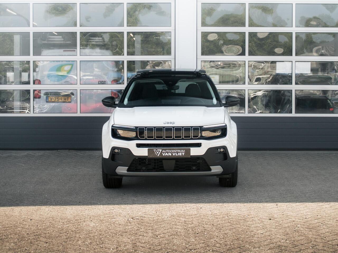 Jeep Avenger Summit 54 kWh | 17% Bijtelling | Schuif/Kanteldak | Leder&Winter Pack | Warmtepomp | Info&Convenience Pack