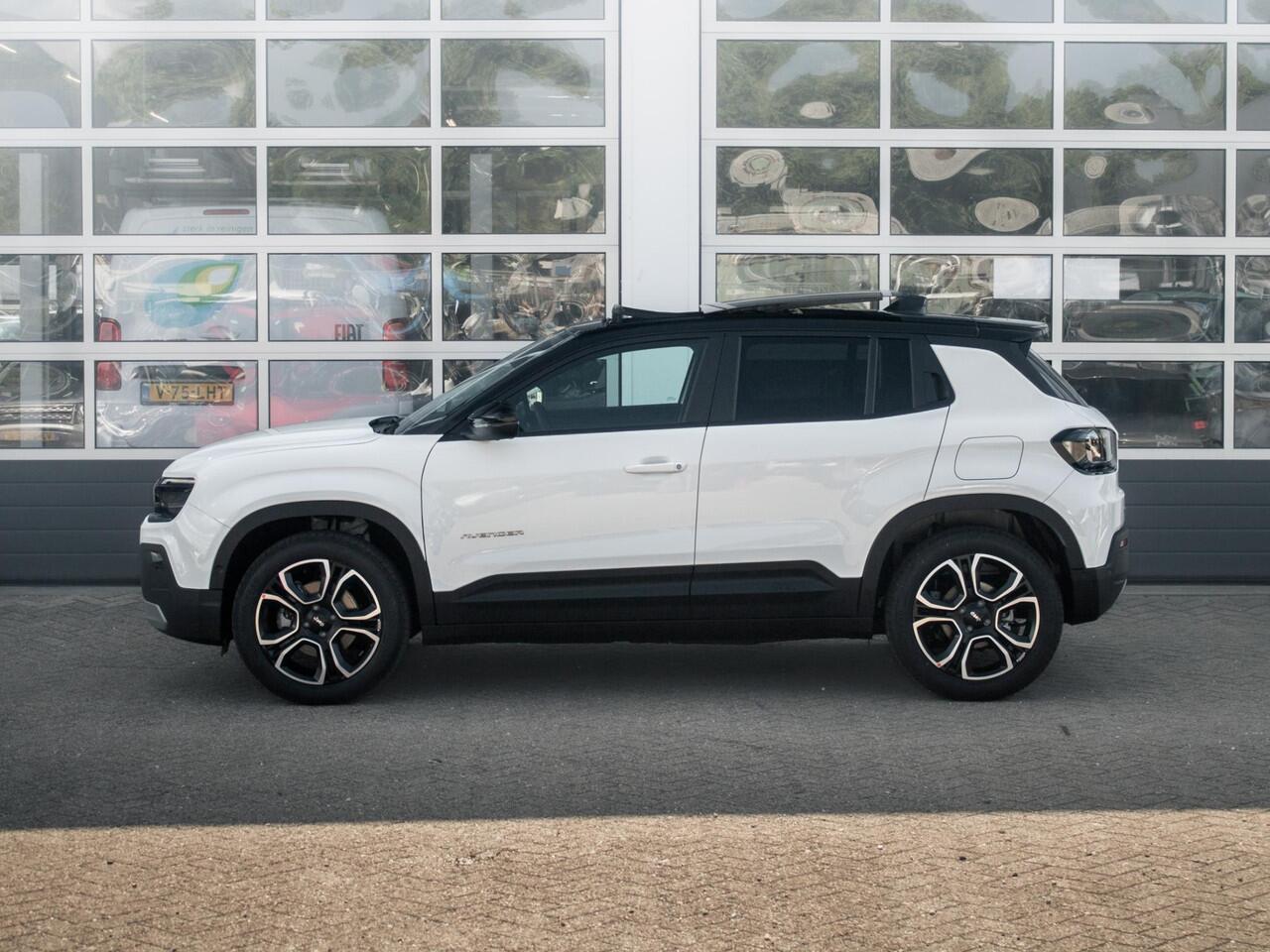 Jeep Avenger Summit 54 kWh | 17% Bijtelling | Schuif/Kanteldak | Leder&Winter Pack | Warmtepomp | Info&Convenience Pack