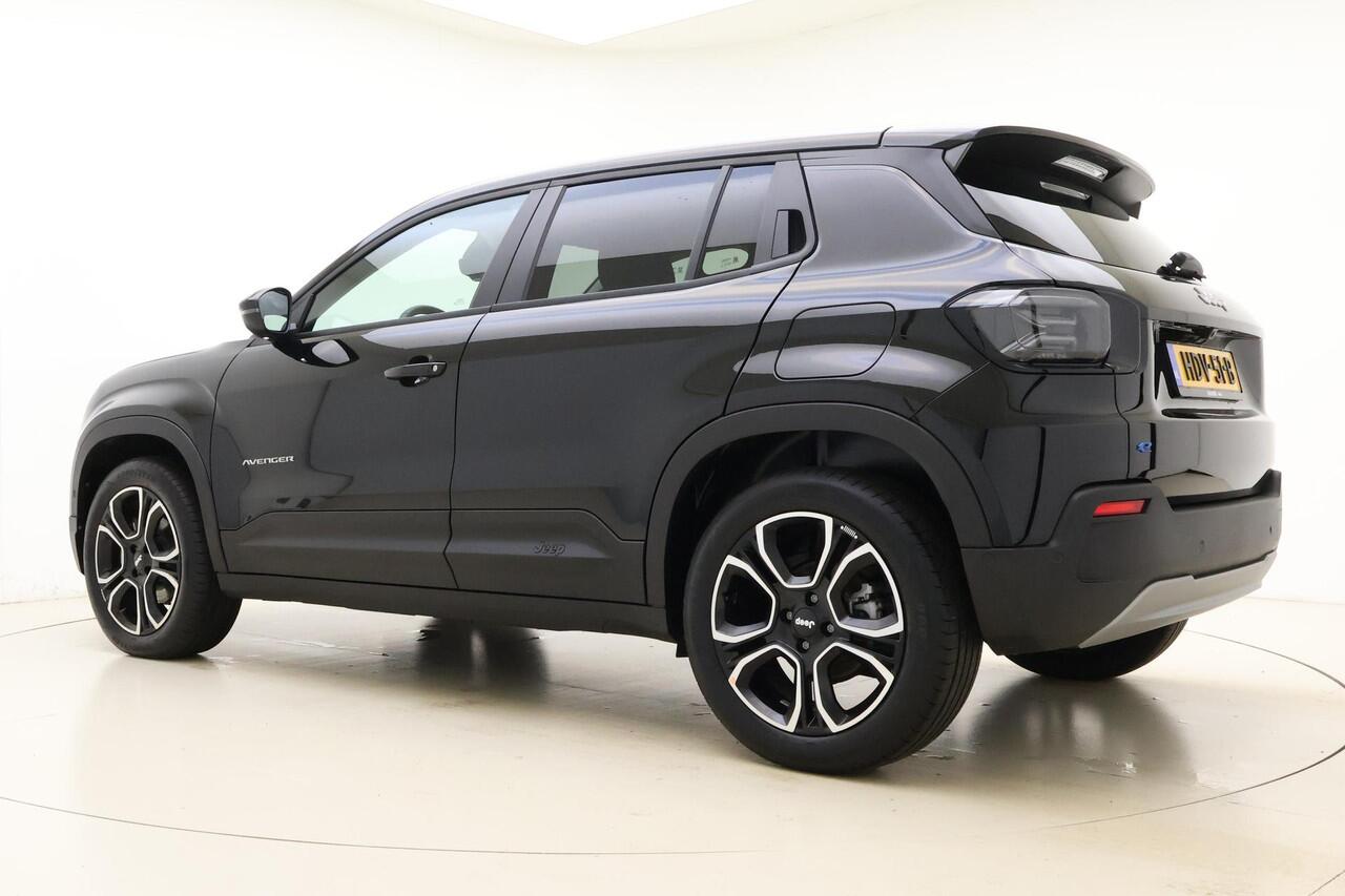 Jeep Avenger Summit 54 kWh | Navigatie | Camera | Keylee | Lichtmetalen velgen | Weinig kilometers | Electrische achterklep | Climate control | DAB Radio | Cruise control |