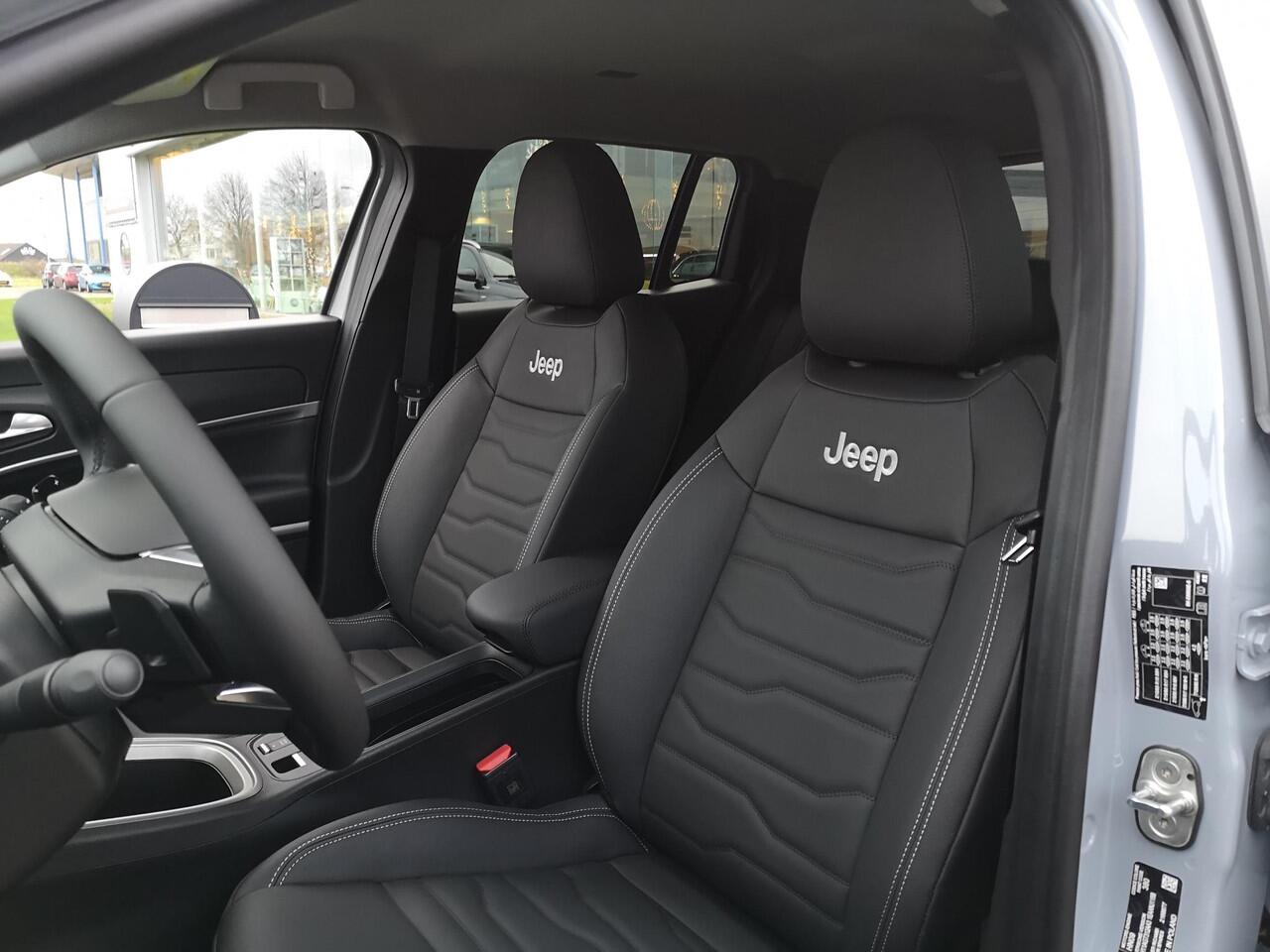 Jeep Avenger 1.2 Summit | Camera | Stoelverwarming | Carplay | JBL soundsystem | Massage | Leder