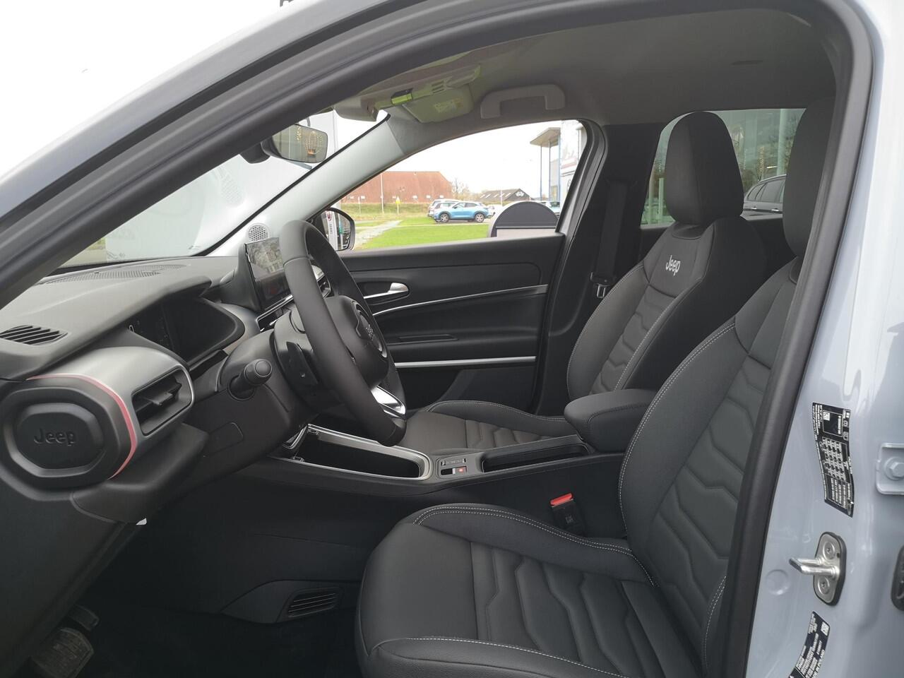 Jeep Avenger 1.2 Summit | Camera | Stoelverwarming | Carplay | JBL soundsystem | Massage | Leder