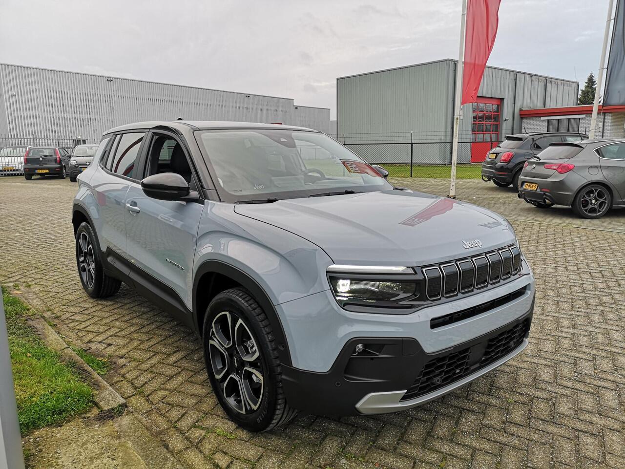 Jeep Avenger 1.2 Summit | Camera | Stoelverwarming | Carplay | JBL soundsystem | Massage | Leder