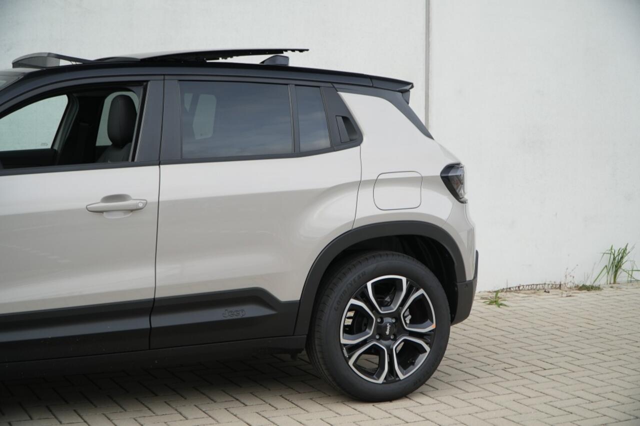Jeep Avenger Summit 54kWh | Pano | Infotainment | Winter | Camera | 18"