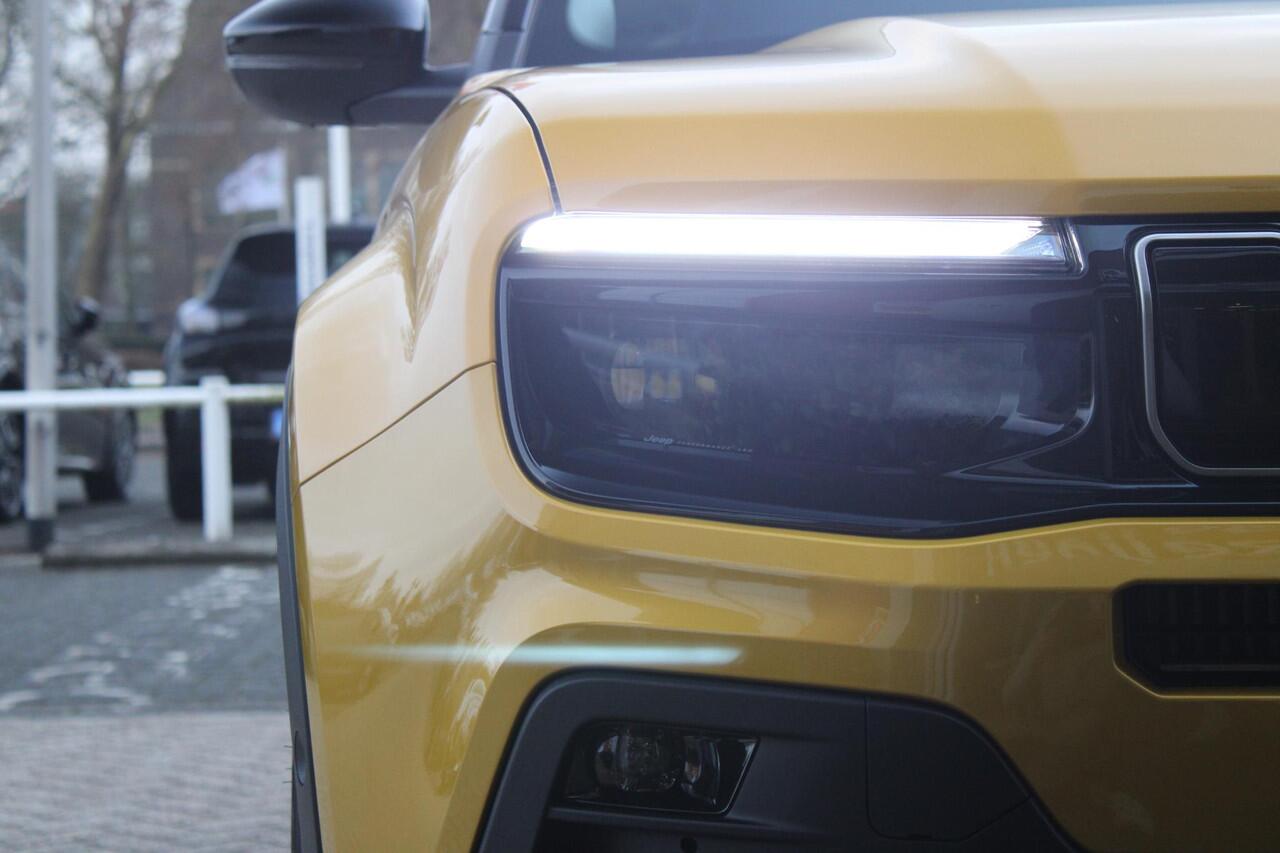 Jeep Avenger 1.2 110PK e-HYbrid SUMMIT | JBL PREMIUM AUDIO SYSTEEM | ACHTERUITRIJ CAMERA | STOEL VERWARMING | SFEERVERLICHTING | FULL LED KOPLAMPEN | 18" LICHTMETALEN VELGEN | DRAADLOZE TELEFOONLADER | DRAADLOZE APPLE CARPLAY/ANDROID AUTO | ADAPTIVE CRUISE CONTROL | P