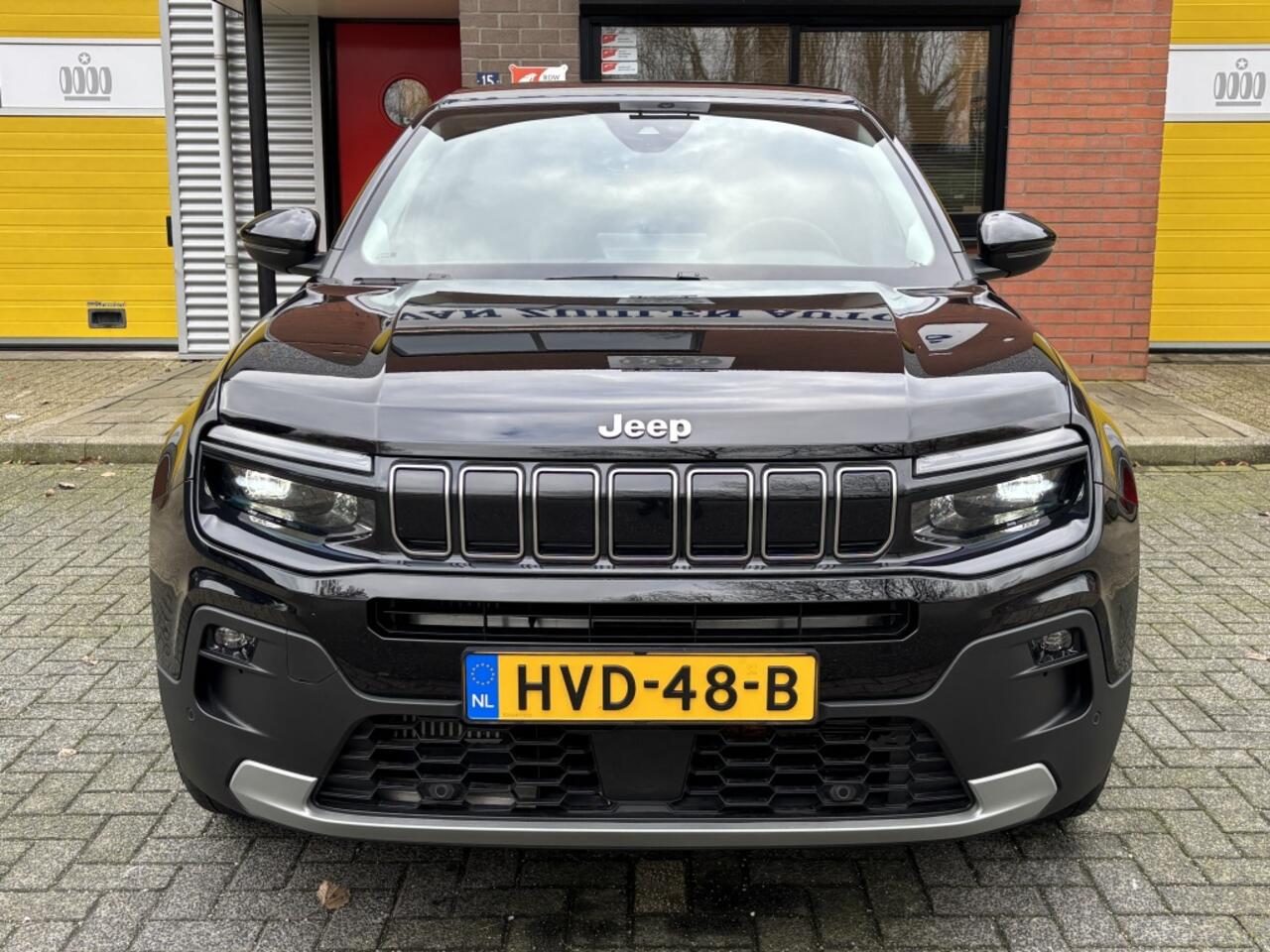 Jeep Avenger 1.2 e-Hybrid Summit Pano JBL Leder Navi Massage 360°
