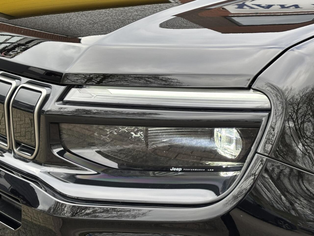 Jeep Avenger 1.2 e-Hybrid Summit Pano JBL Leder Navi Massage 360°