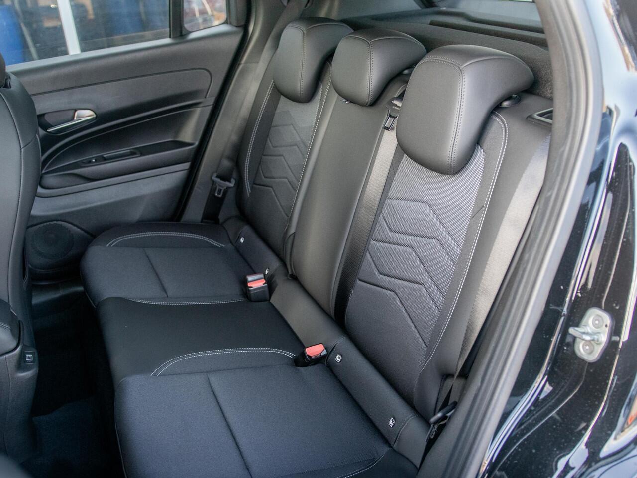 Jeep Avenger Summit 54 kWh | Uit voorraad leverbaar | Schuif/Kanteldak | Winter Pack | Infotainment&Convenience Pack | Warmtepomp