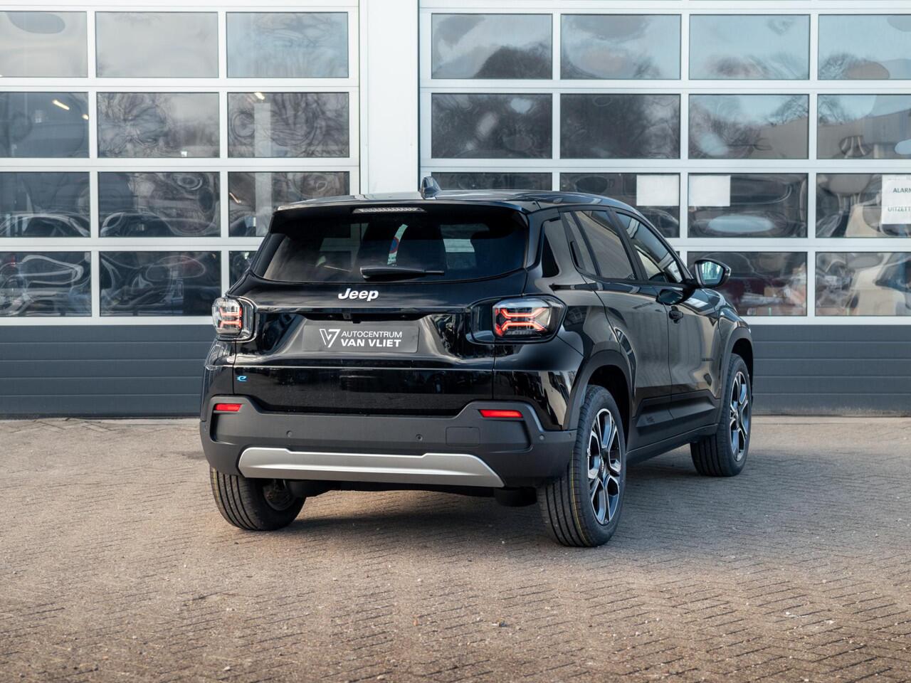 Jeep Avenger Summit 54 kWh | Uit voorraad leverbaar | Schuif/Kanteldak | Winter Pack | Infotainment&Convenience Pack | Warmtepomp