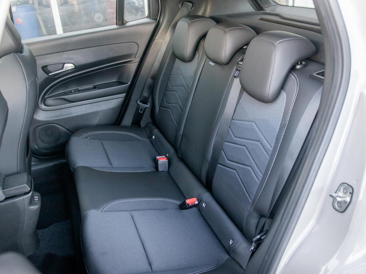 Jeep Avenger Summit 54 kWh | Uit voorraad leverbaar | Schuif/Kanteldak | Winter Pack | Infotainment&Convenience Pack | Warmtepomp