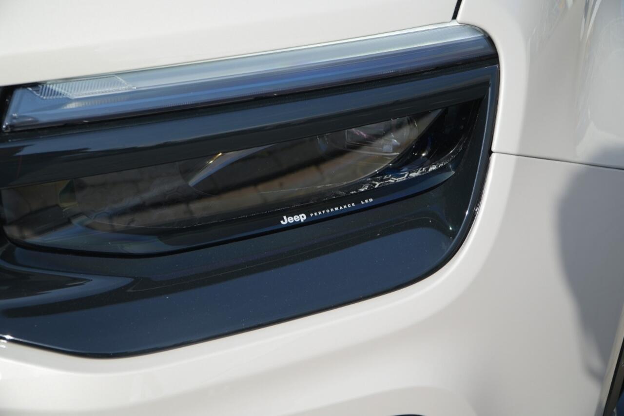 Jeep Avenger 1.2 e-Hybrid Summit | Navi | JBL | Camera | Winter | 18"