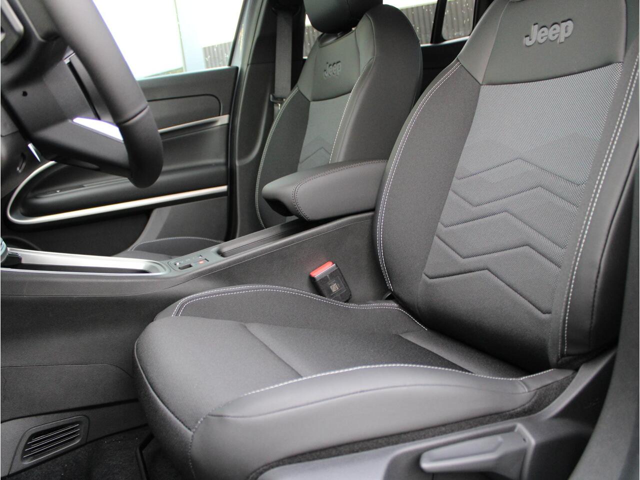 Jeep Avenger 1.2 e-Hybrid Summit VOORRAAD KORTING