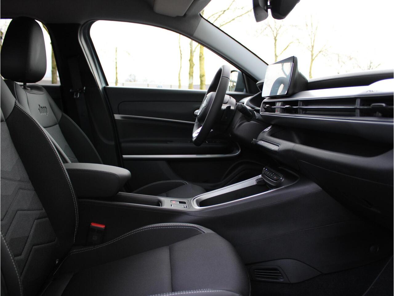 Jeep Avenger 1.2 e-Hybrid Summit VOORRAAD KORTING