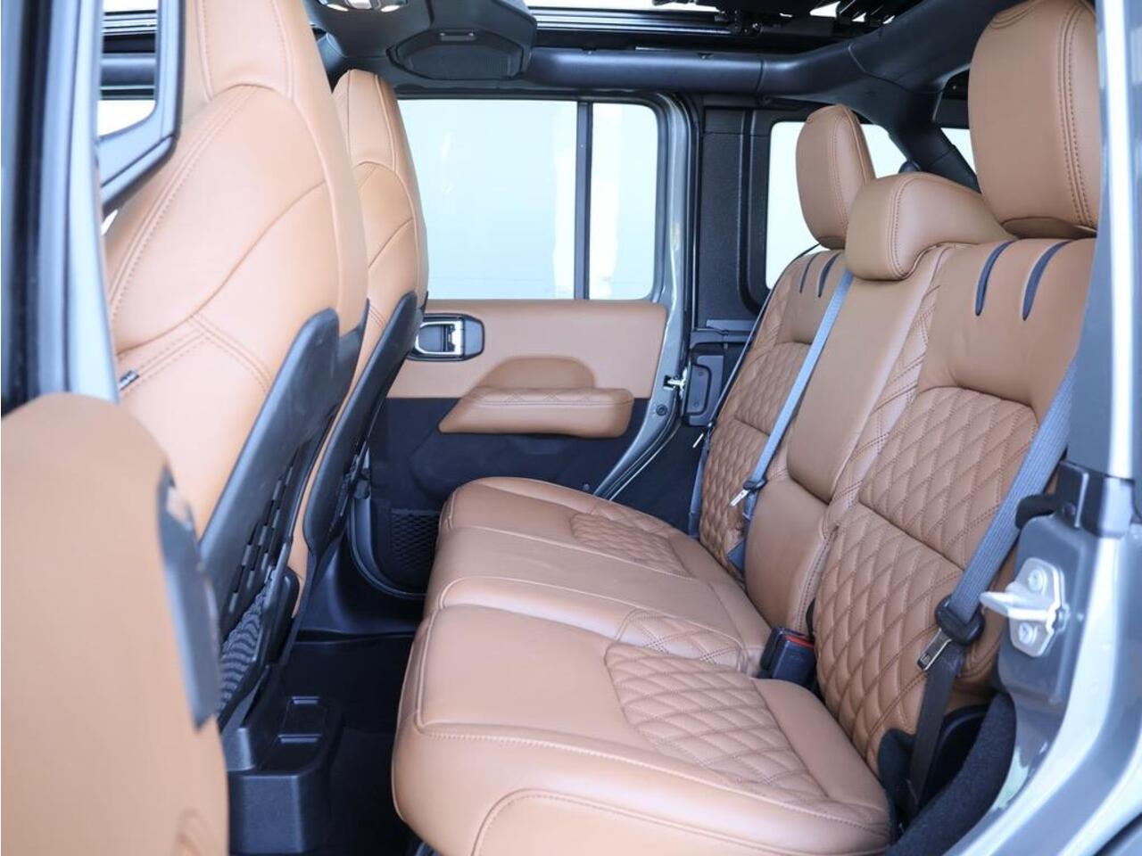 Jeep Brute Richmond 4xe Sky View | Electric Treeplanken | Sun roof | Performance Exhaust | 22 " |