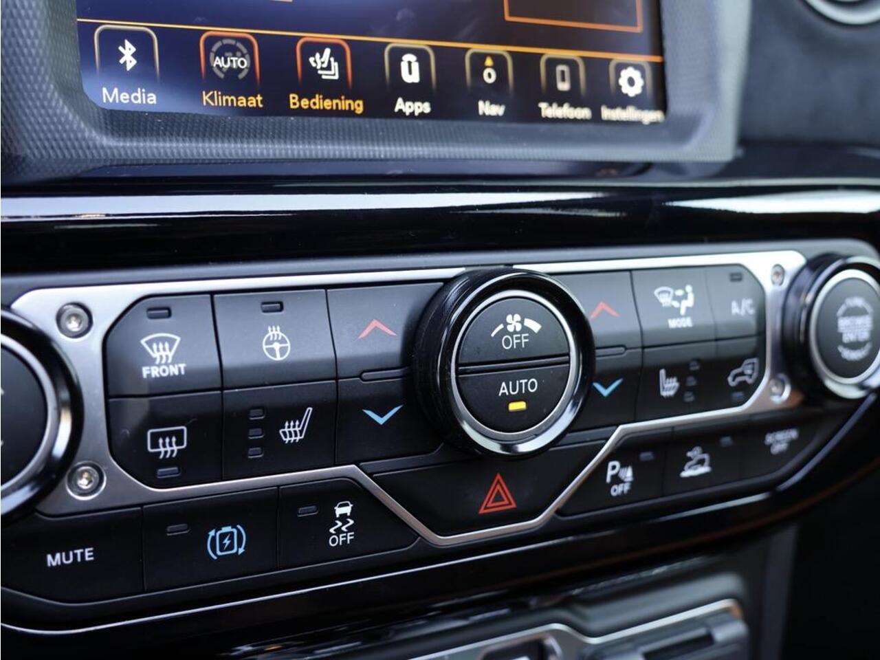 Jeep Brute Richmond 4xe Sky View | Electric Treeplanken | Sun roof | Performance Exhaust | 22 " |