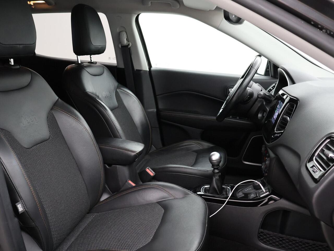 Jeep COMPASS 2.0 MULTIJET DIESEL 4X4 LIMITED + 1900 KG TREKHAAK | APPLE CARPLAY