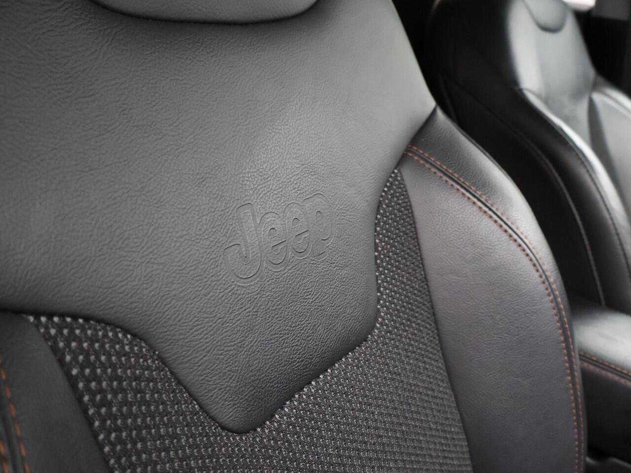 Jeep COMPASS 2.0 MULTIJET DIESEL 4X4 LIMITED + 1900 KG TREKHAAK | APPLE CARPLAY