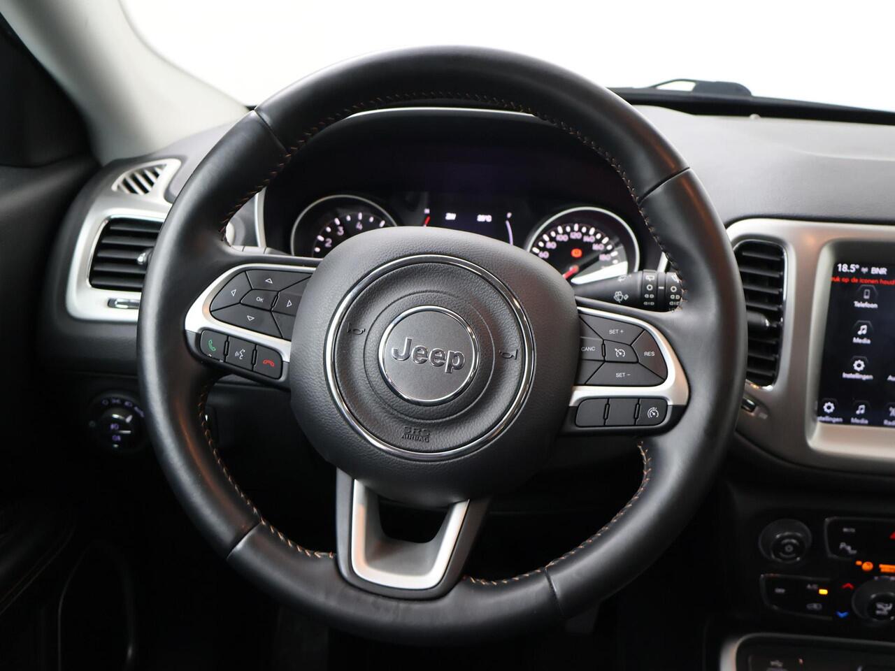 Jeep COMPASS 1.4 MultiAir Longitude | 140pk | Multifunctioneel stuurwiel | Cruise control | Speedlimiter | Spraakbediening | Automatische verlichting | Deurvergrendeling | Climate | Dab+ | Bluetooth | Navigatie | Achteruitrijcamera | Lm17'' |