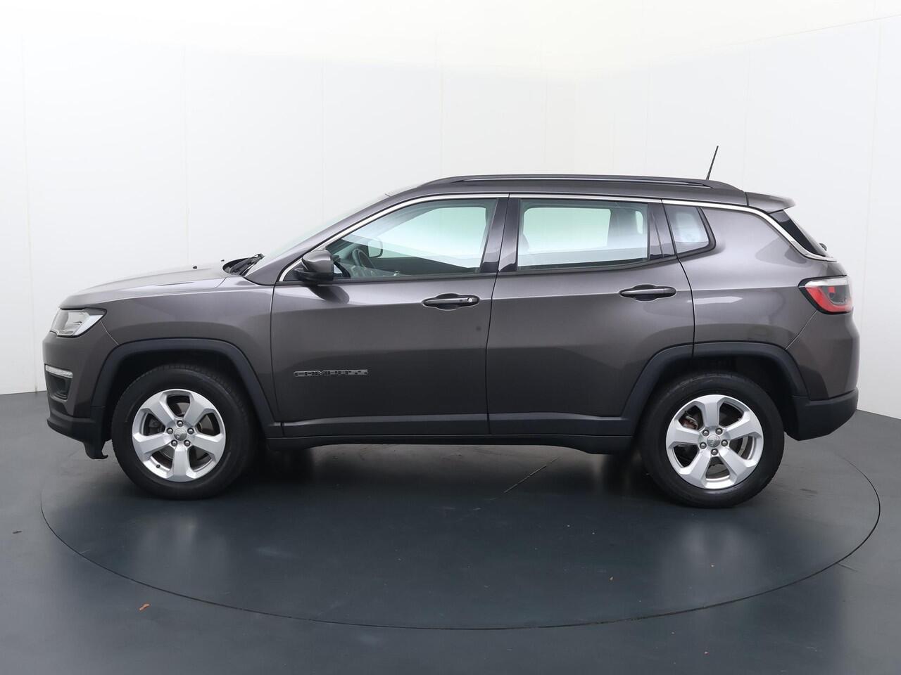 Jeep COMPASS 1.4 MultiAir Longitude | 140pk | Multifunctioneel stuurwiel | Cruise control | Speedlimiter | Spraakbediening | Automatische verlichting | Deurvergrendeling | Climate | Dab+ | Bluetooth | Navigatie | Achteruitrijcamera | Lm17'' |