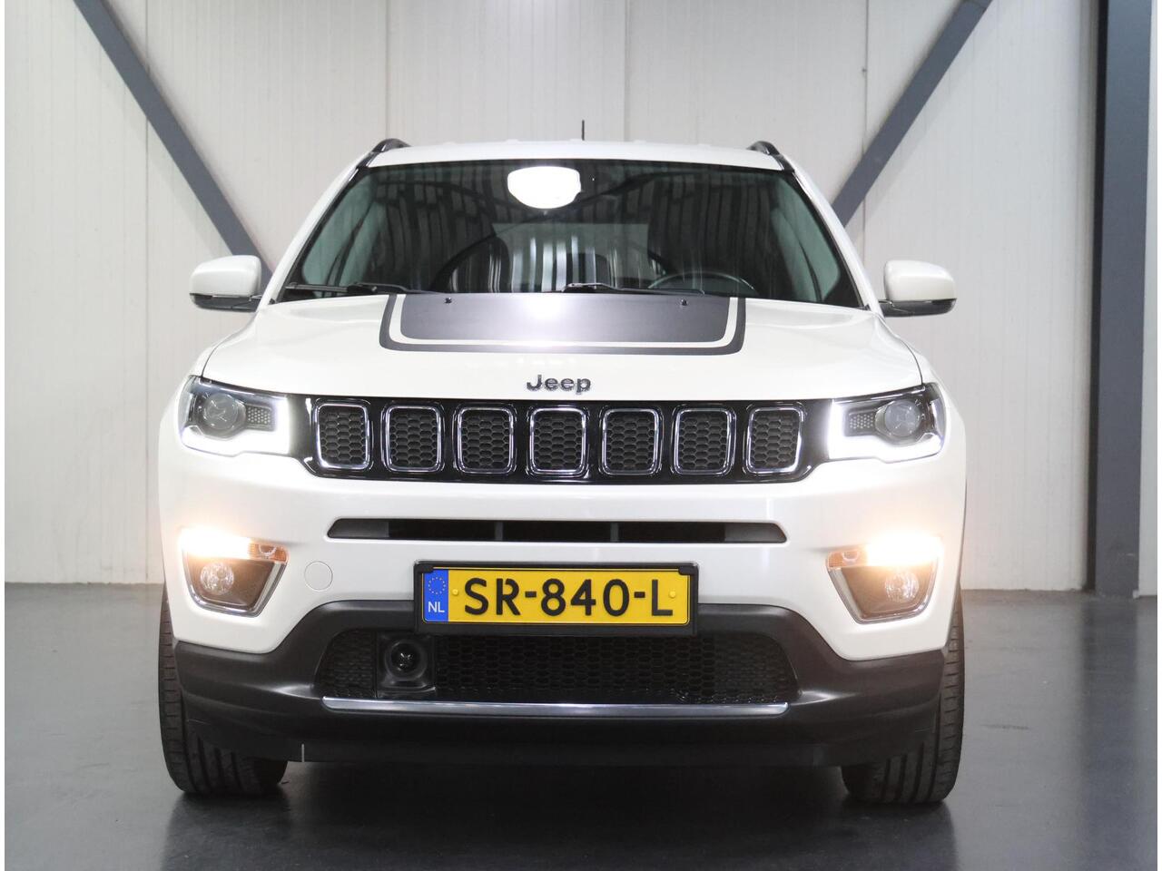 Jeep COMPASS 1.4 170PK MultiAir Opening Edition 4x4 | AUTOMAAT | AppleCarPlay/AndroidAuto | Cruise Control | Stoel/Stuurverwarming | Beats Audio | Keyless | Isofix | Privacy Glass | Parkeersensoren | Trekhaak |