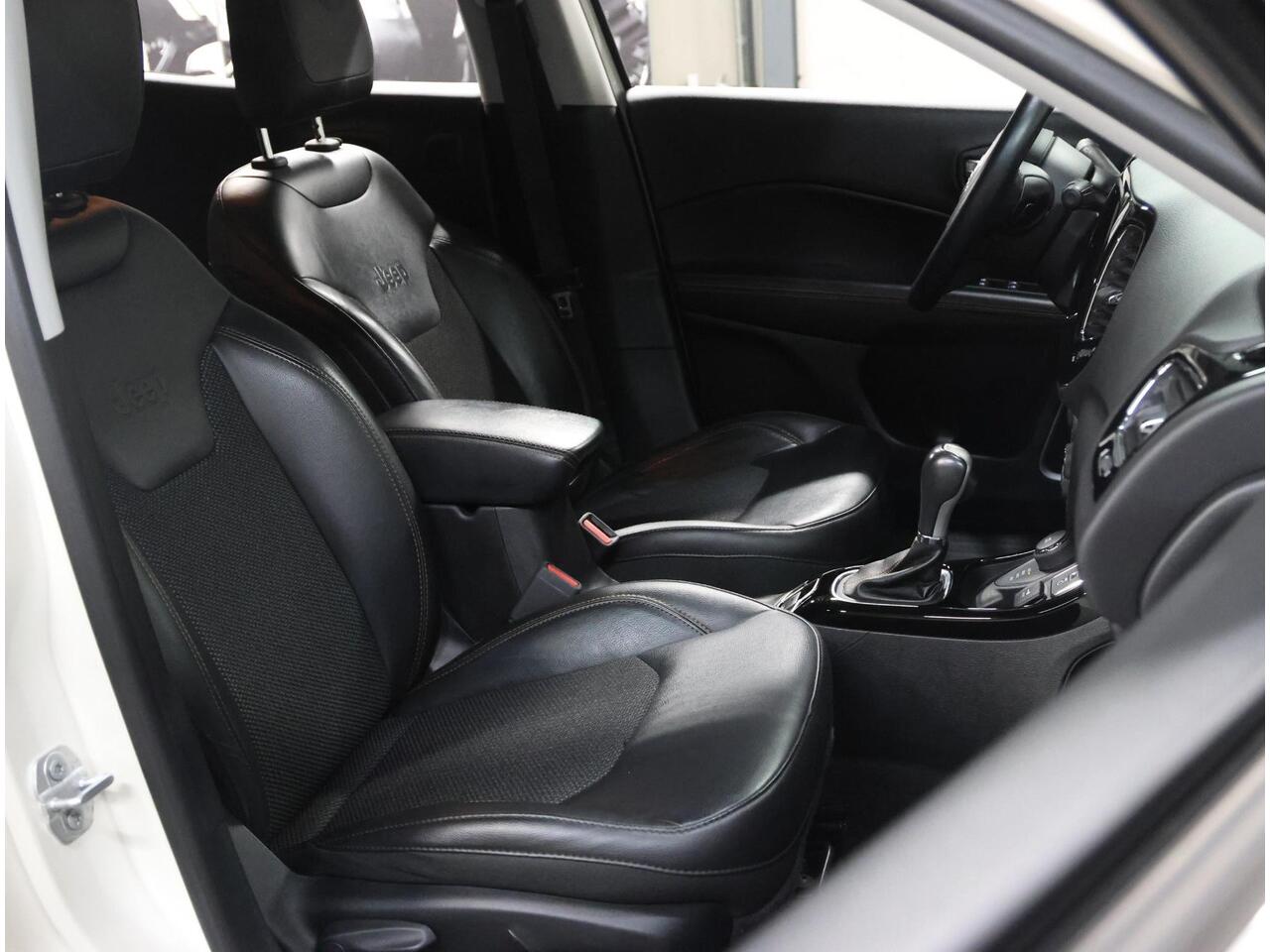 Jeep COMPASS 1.4 170PK MultiAir Opening Edition 4x4 | AUTOMAAT | AppleCarPlay/AndroidAuto | Cruise Control | Stoel/Stuurverwarming | Beats Audio | Keyless | Isofix | Privacy Glass | Parkeersensoren | Trekhaak |