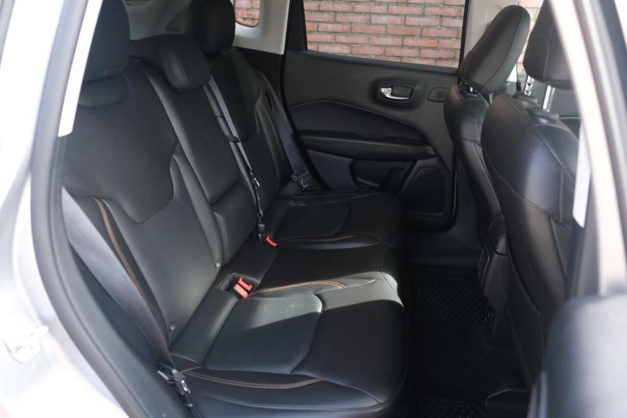 Jeep COMPASS 1.4 MultiAir 170pk 4x4 Aut. Limited | Navi | App Connect | Winter Pack | Leather Pack | Keyless | Beats Audio | Camera