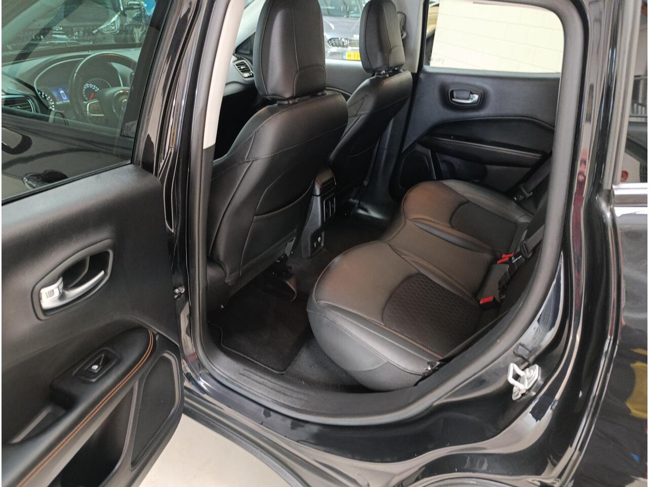 Jeep COMPASS 1.3T Limited Ecc | LMV | Pdc | Keyless | cruise controle