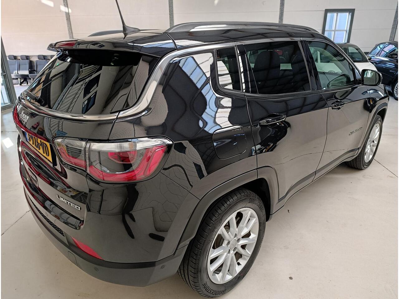 Jeep COMPASS 1.3T Limited Ecc | LMV | Pdc | Keyless | cruise controle