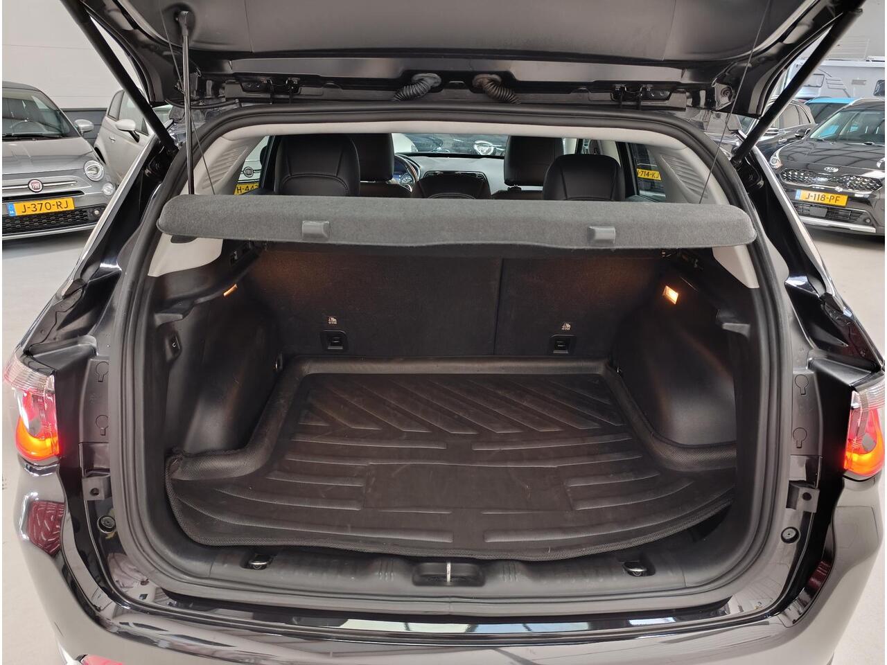 Jeep COMPASS 1.3T Limited Ecc | LMV | Pdc | Keyless | cruise controle