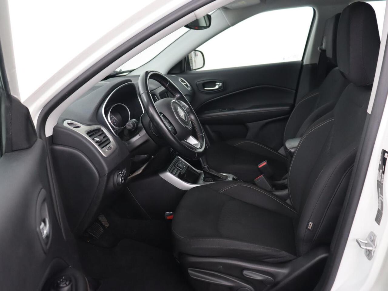 Jeep COMPASS 1.3T Longitude | Automaat | Trekhaak | Keyless | Carplay | Climate control | Parkeerhulp | Cruise control | DAB | Bluetooth