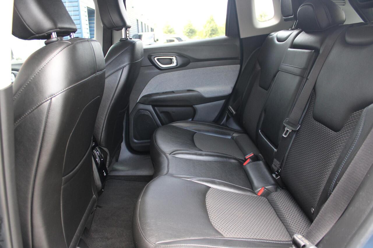 Jeep COMPASS 1.3T 150PK LONGITUDE AUTOMAAT | NAVIGATIE | ACHTERUITRIJCAMERA | PARKEERSENSOREN | APPLE CARPLAY / ANDROID AUTO | LICHTMETALEN VELGEN | LED KOPLAMPEN | LED MISTLAMPEN | ADAPTIVE CRUISE CONTROL | KEYLESS ENTRY / START | DRAADLOOS TELEFOONLADER | CLIMATE CO