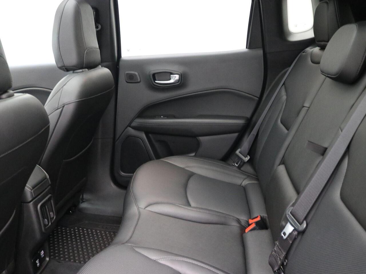 Jeep COMPASS 4xe 240 Plug-in Hybrid Electric Trailhawk / SOH 90% / Afneembare trekhaak / Achteruitrijcamera / Apple carplay / Android auto /